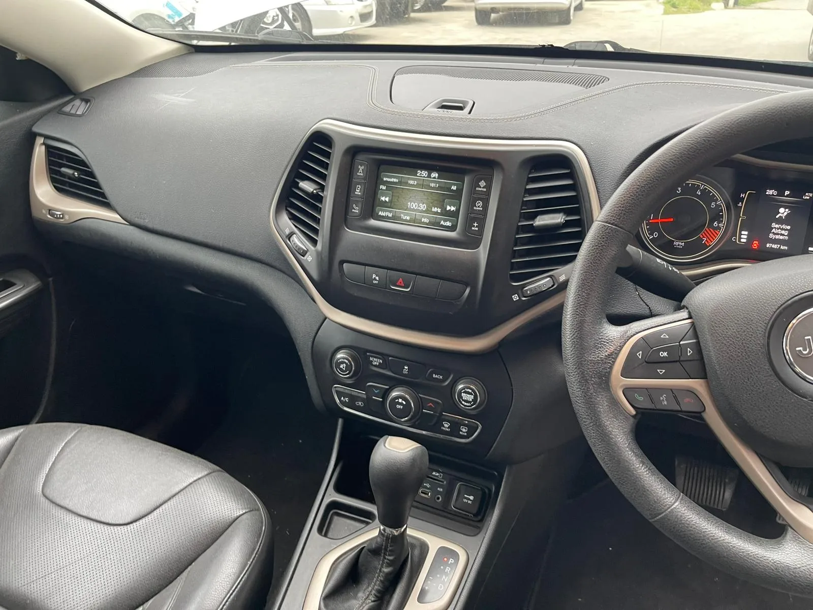 Jeep Cherokee 2014 White Auto Petrol
