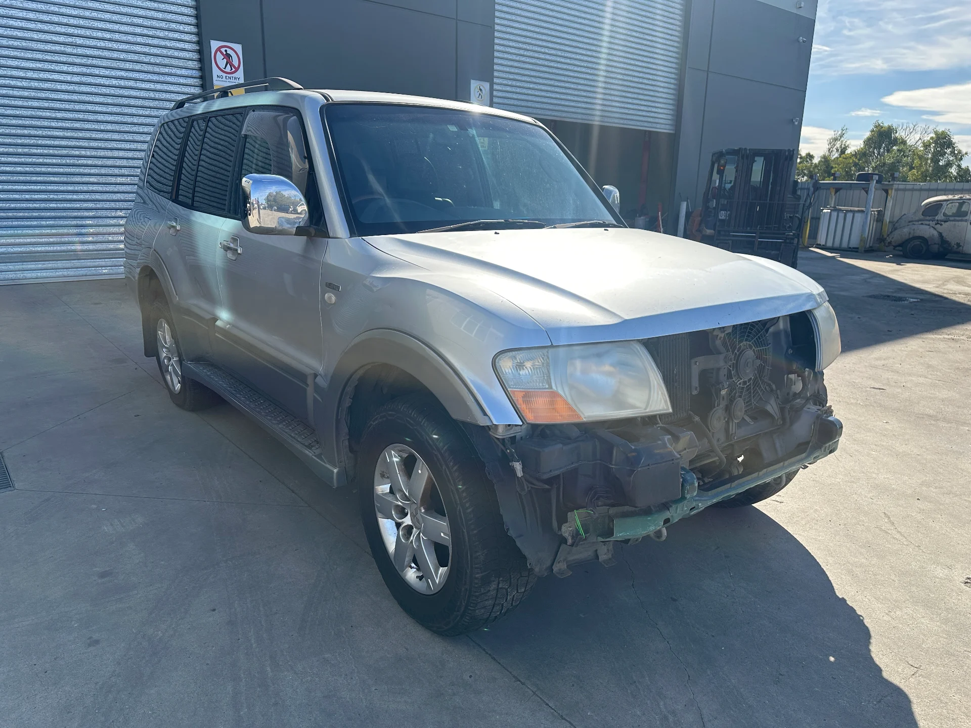 Mitsubishi Pajero 2005 Silver Auto Petrol