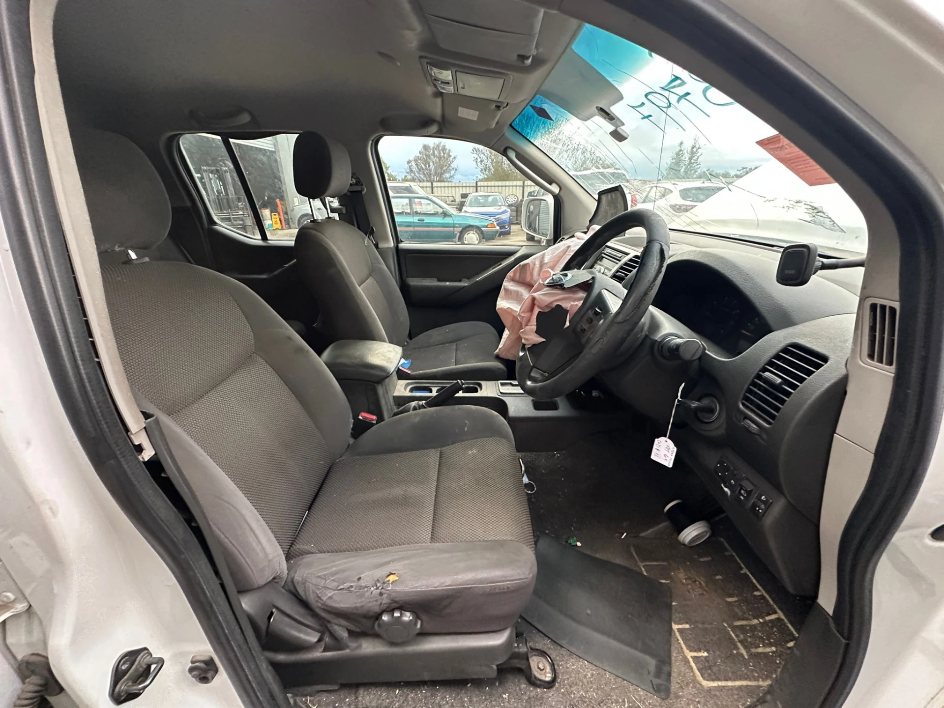 Nissan Navara 2009 White Auto Diesel