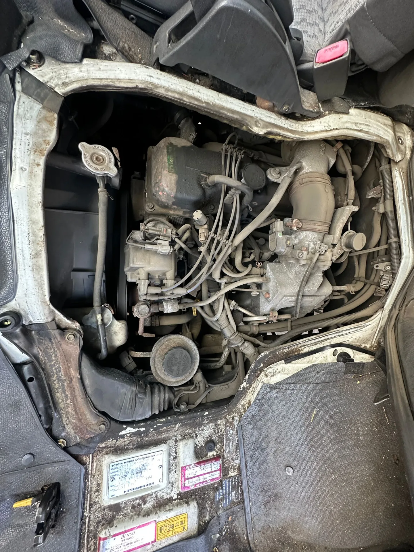 Toyota Hiace 2002 White Auto Petrol